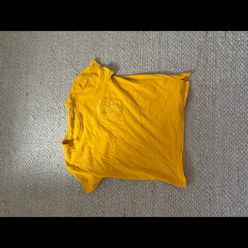 Old navy yellow t-shirt